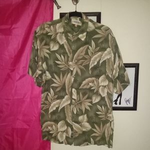 Vintage Hawaiian shirt